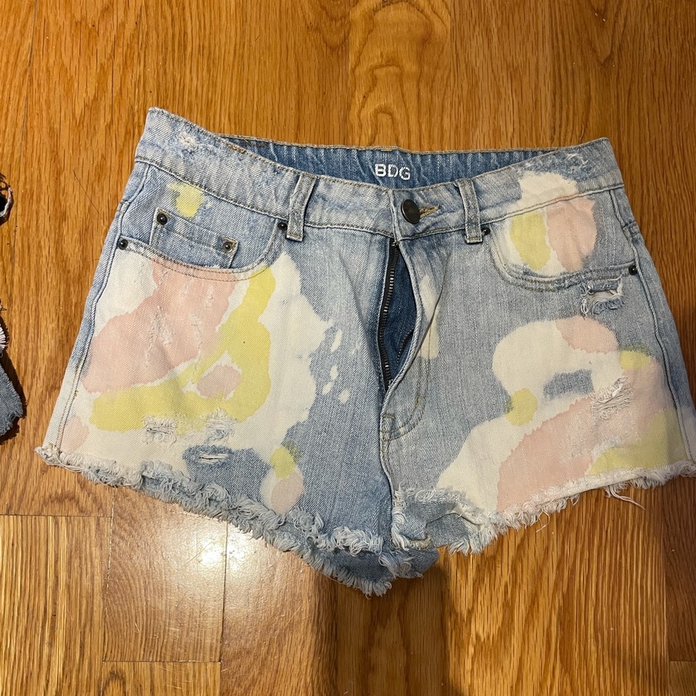 Cute high waisted shorts in 6